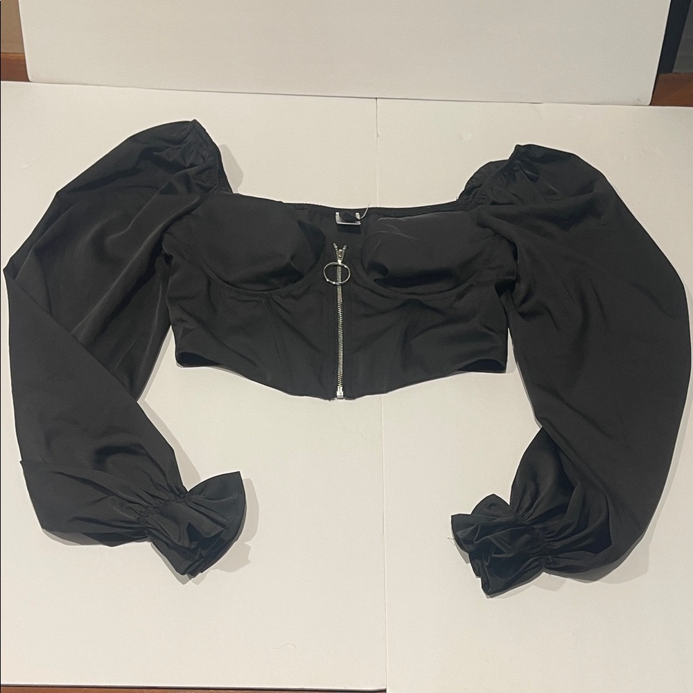 Windsor small black puffy sleeve crop top zip down silver padded sweetheart neck